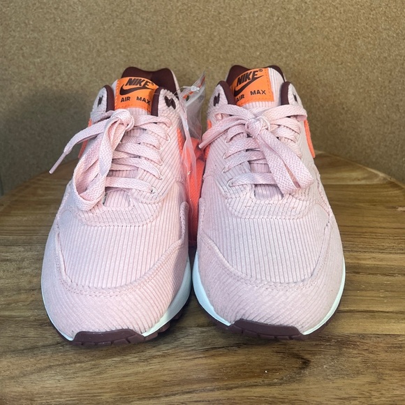 Nike
Air max 'corduroy
Coral stardust’
Brand new - Picture 3 of 11